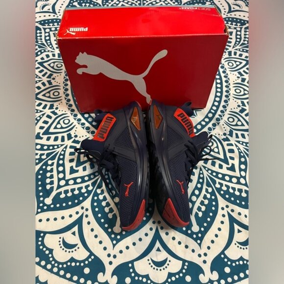 Size 5.5 C PUMA soft foam mesh navy blue & red sneakers Youth sizing - Picture 4 of 6